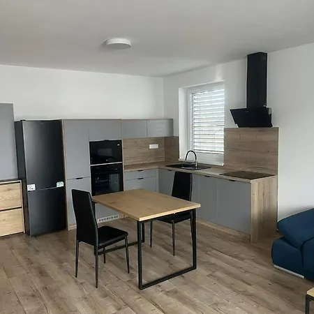Apartman Bobrov Apartment