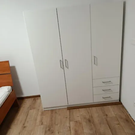 Apartman Bobrov *